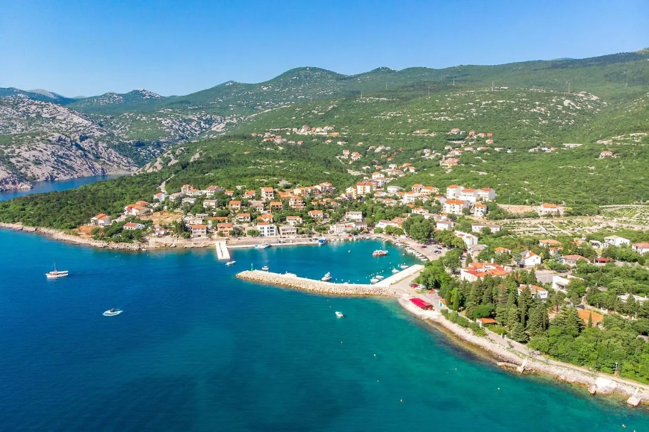 Apartments With Wifi Klenovica, Novi Vinodolski - 5530 Croatia